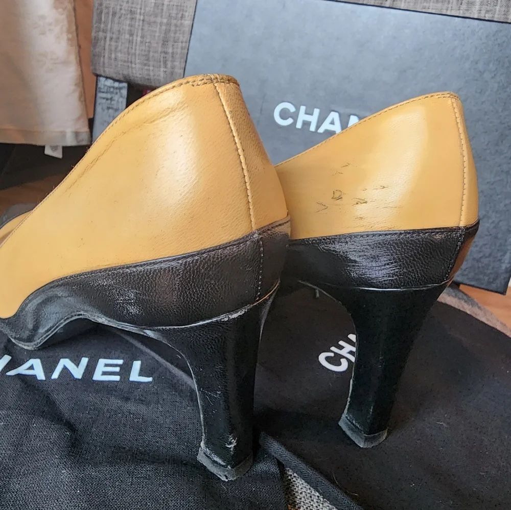 Authentic CHANEL Black and Tan Heels - Picture 7 of 15